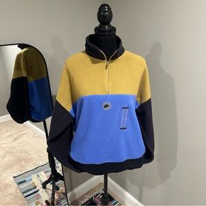 NWT SZS: NIKE SPORTSWEAR 1/4 ZIP SPORTS UTILITY TOP - Women’s Medium